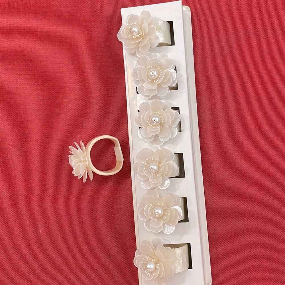7 Napkin holders (Mother of Pearl )